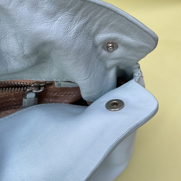 Vintage baby blue/silver Prada leather bag with certificate of authenticity - Picture 16 of 17